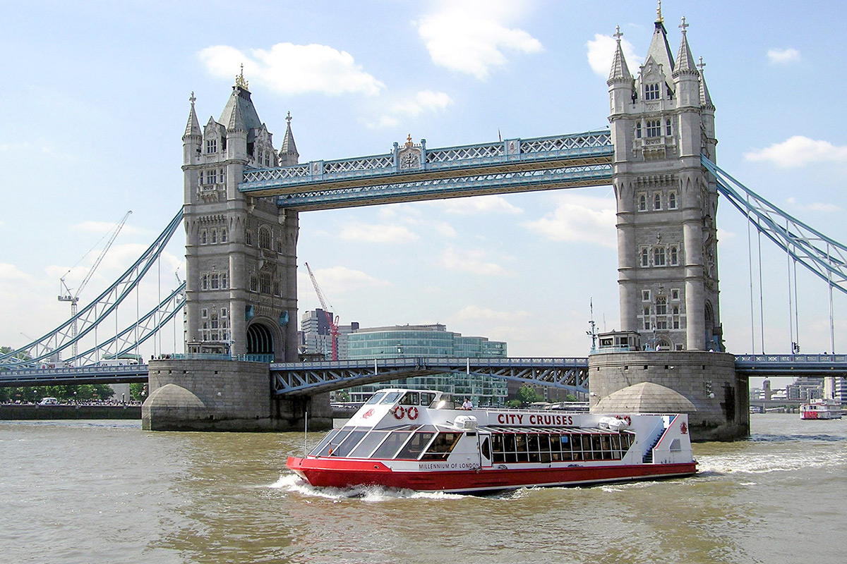 Family Cruising In River Thames