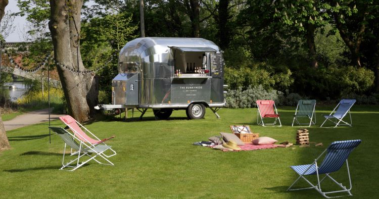 Riverside Picnics And Bbqs Along The Thames