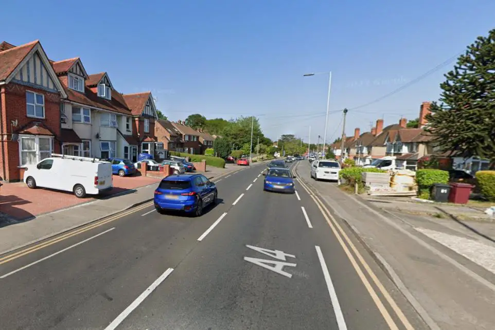 Berkeley Avenue Police Appeal For Witnesses After Car Crash