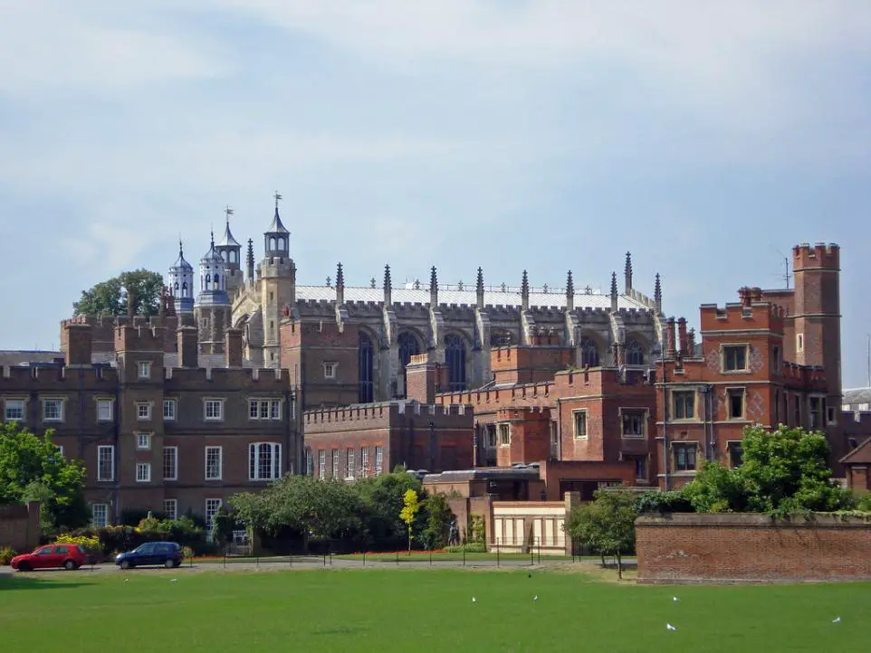 Eton College Give Students 'brick' Phones In Smartphone Ban