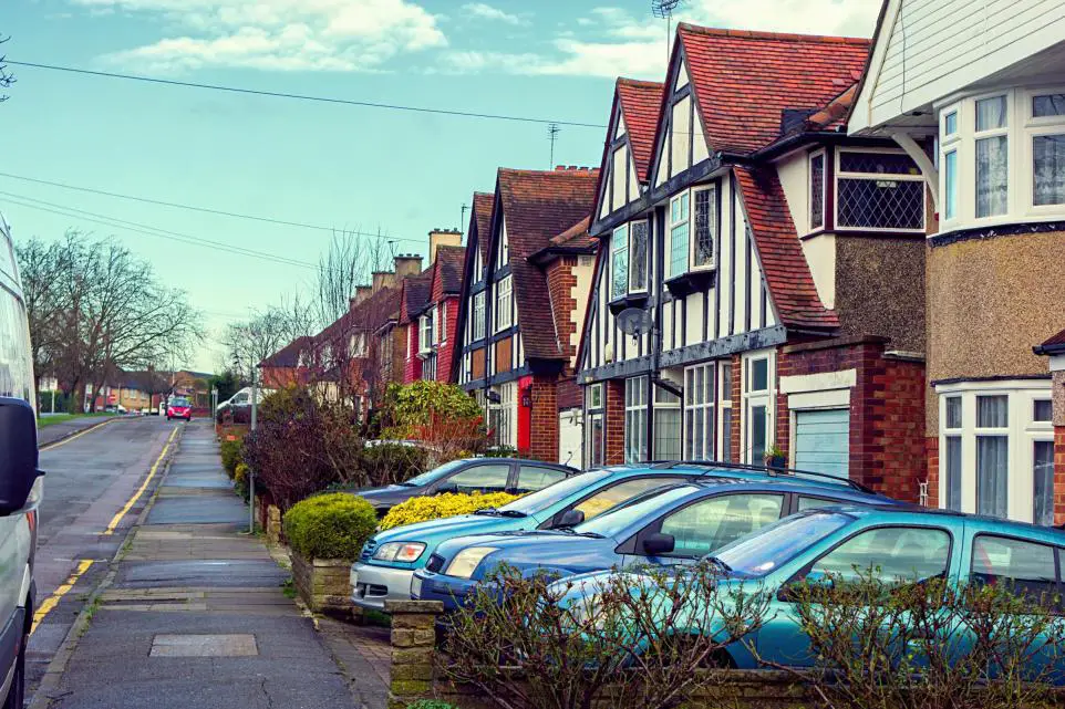 Is It Illegal To Park Your Car In Front Of Uk Driveways