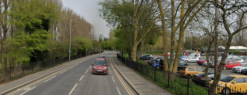 Man, 30, Robbed At Knifepoint And Told To 'take Off His Clothes' In Caversham