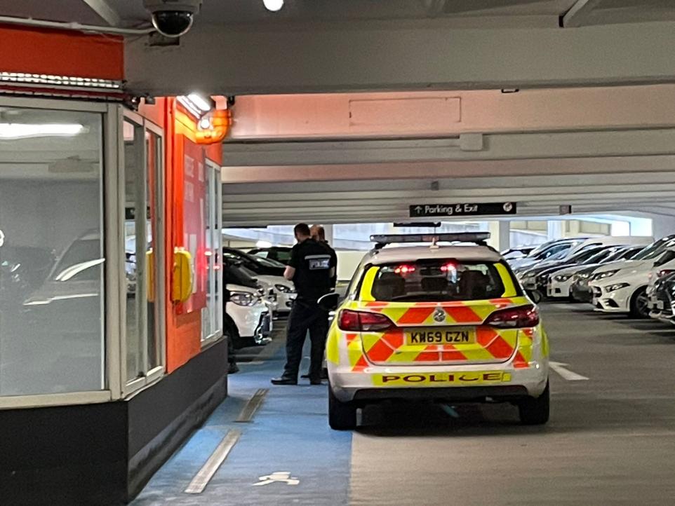 Police Deal With Incident At Oracle In Reading