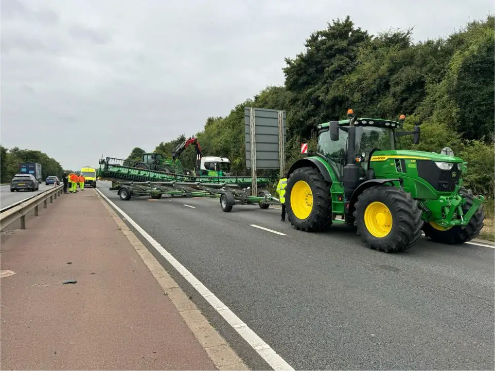 Traffic Chaos On A34 As Combine Harvester Boom Falls.