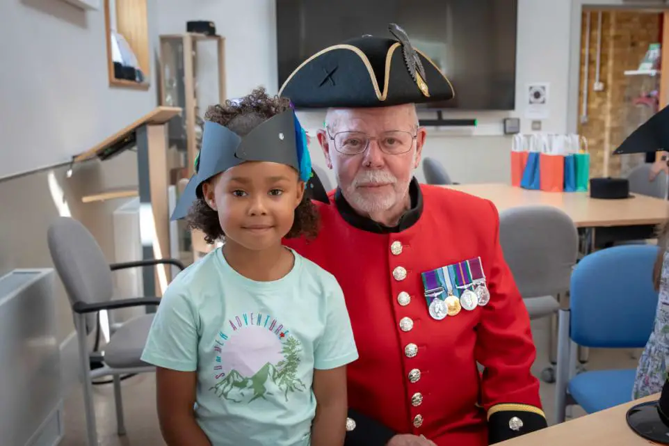 Windsor Girl Meets Chelsea Pensioners