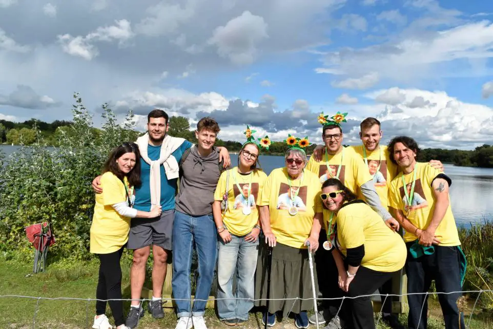 Thames Hospice Sunflower Walk Raises £76,000 For 10th Anniversary